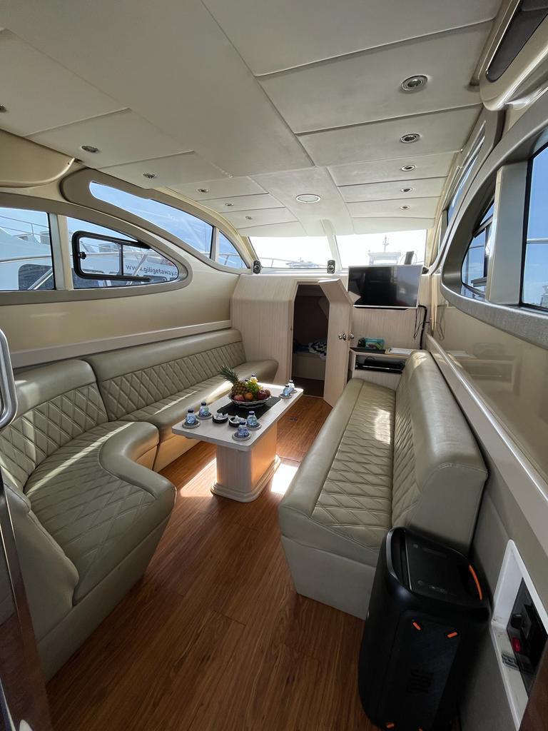 Private Yacht Tour